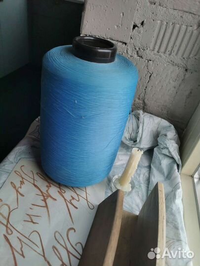 Ваза, моток ниток