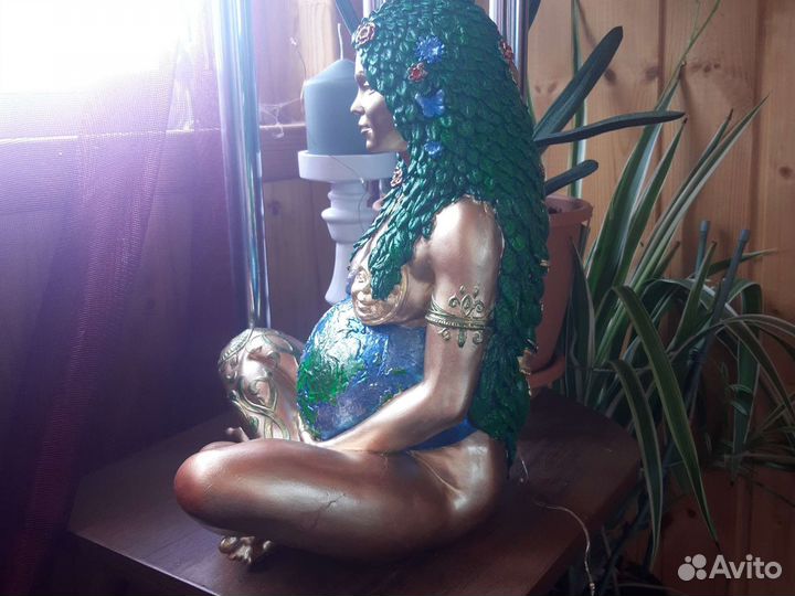 Гайя, Мать Земля статуэтка