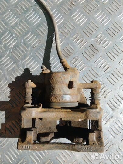 Суппорт передний левый Лада Largus H4M 2016