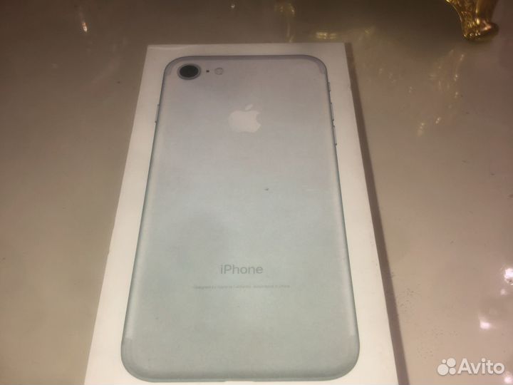 Коробка от телефона Apple7