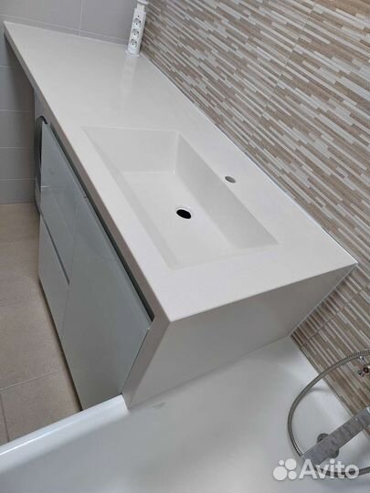 Тумба с умывальников в ванную комнату