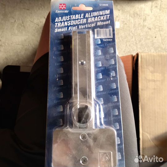 Держатель датчика эхолота