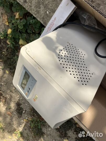 Стабилизатор напряжения