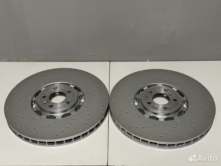 Тормозная тюнинг система Akebono 10 прш Audi RS Q8