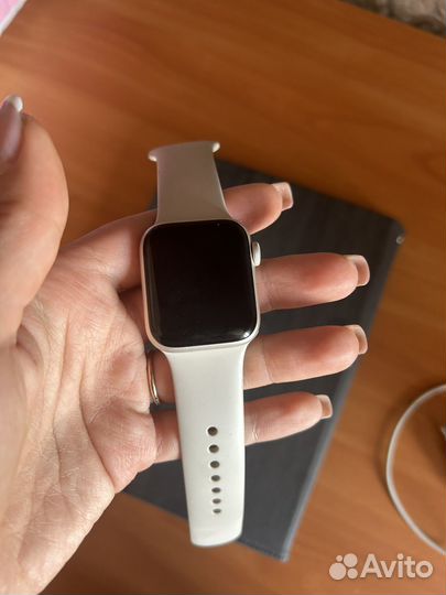 Часы apple watch se 40 mm бу