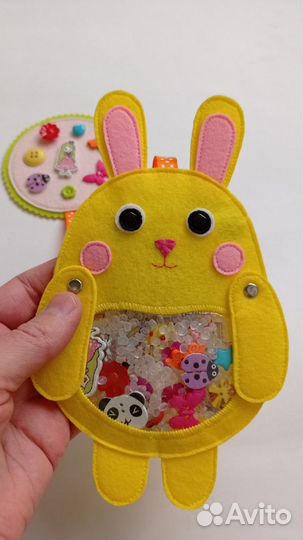 Игрушка искалочка Зайчик из фетра 0+