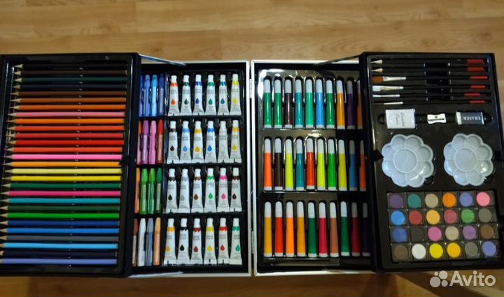Набор цветных карандашей