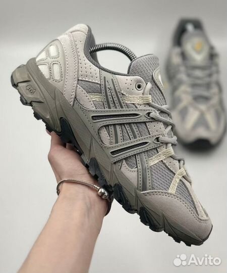 Удобные кроссовки Asics Sonoma