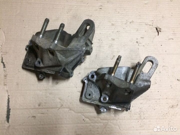 Кронштейн правой опоры двигателя Ford Focus 2 1.6
