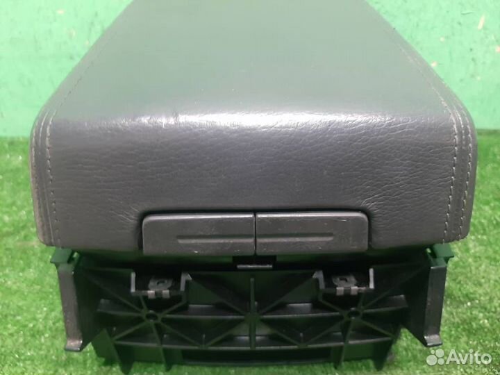 Подлокотник volkswagen Touareg (7L) 2006