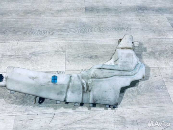 Бачок омывателя Ford Focus седан 1.6 2010