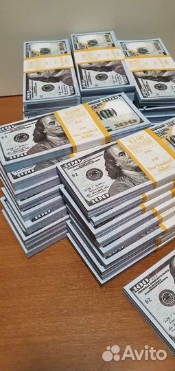 50 пачек номиналом 100 Долларов нового образца