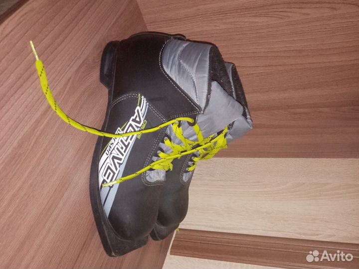 Лыжные ботинки