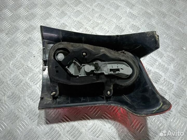 Фонарь Toyota Avensis T25 (2003-2008)