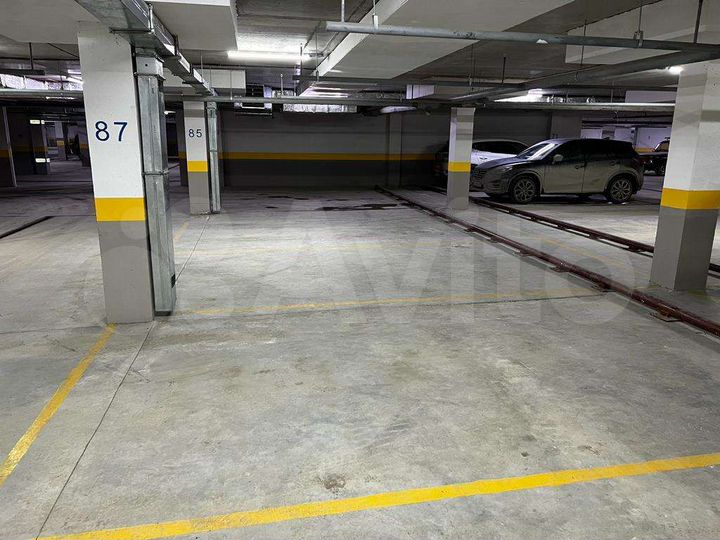 Машиноместо, 18 м²