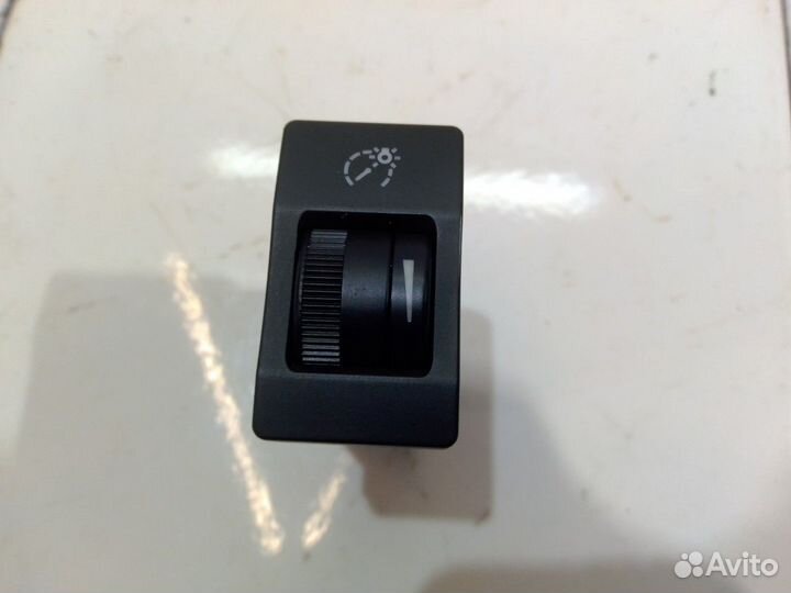 Кнопка регулировки яркости панели приборов