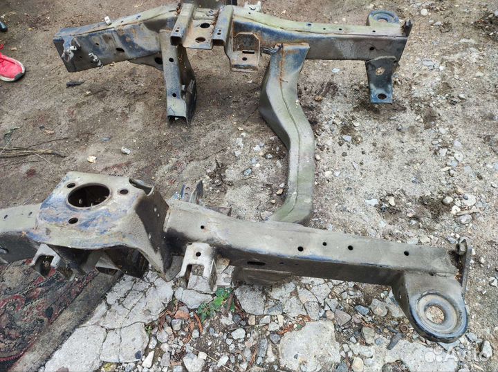 Передняя часть рамы Ssang Yong Kyron