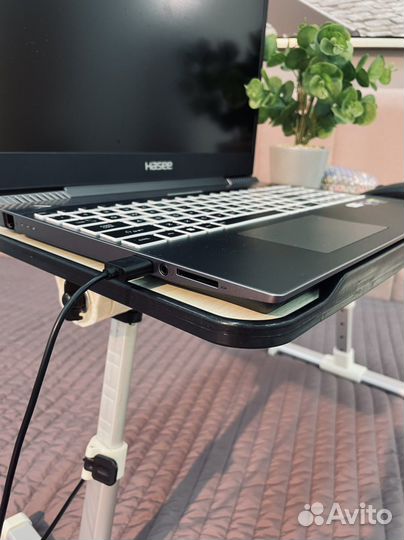 Столик для ноутбука в кровать