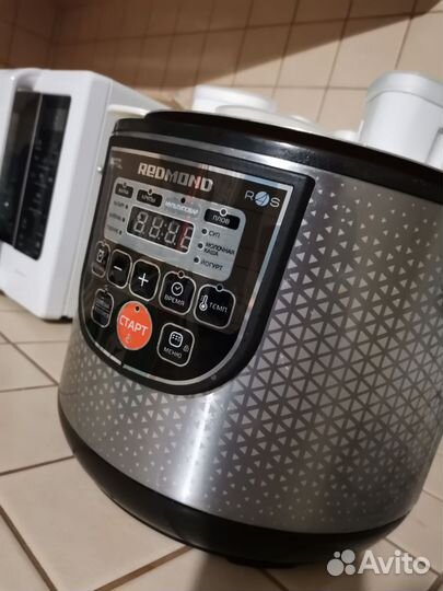 Мультиварка Redmond Skycooker RMC M223S