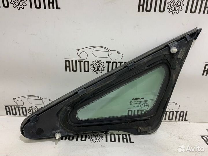 Стекло кузовное переднее правое Honda Civic 4D