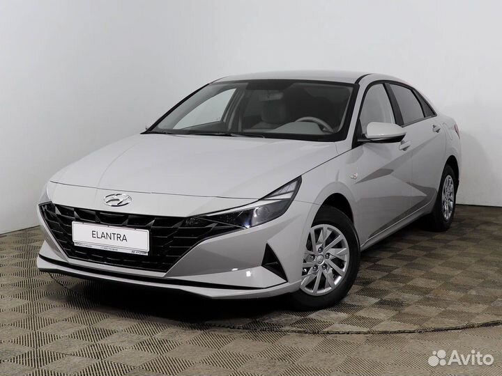 Hyundai Elantra, 2022