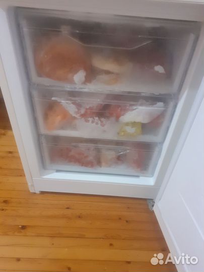 Холодильник бу indesit