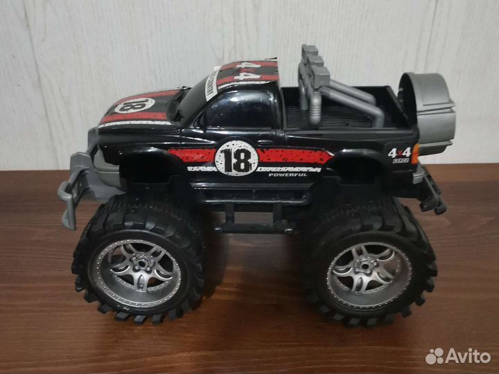 Игрушки пакетом машинки