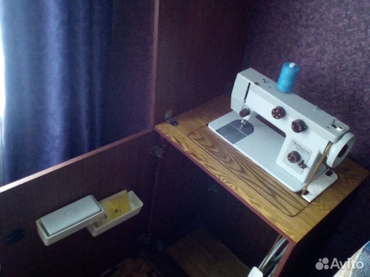 Швейная машина Чайка 143
