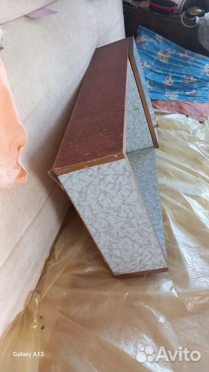 Полка настенная с зеркалом