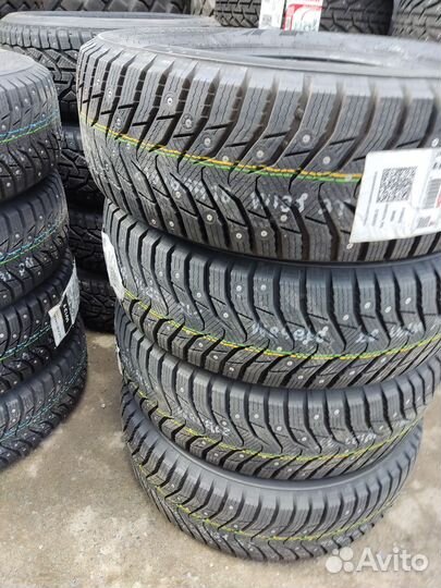 Marshal WinterCraft Ice WI31 215/65 R16 98T