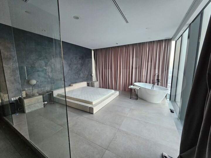 Аукцион: 2-к. апартаменты, 117 м², 66/77 эт.