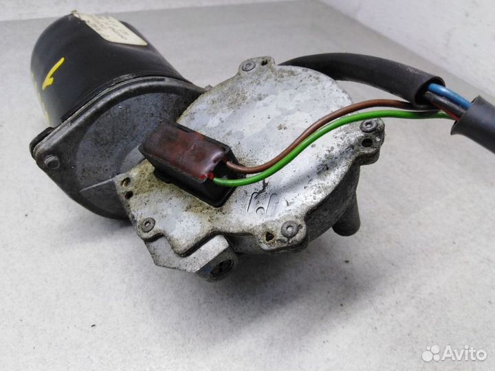 Моторчик стеклоочистителя передний