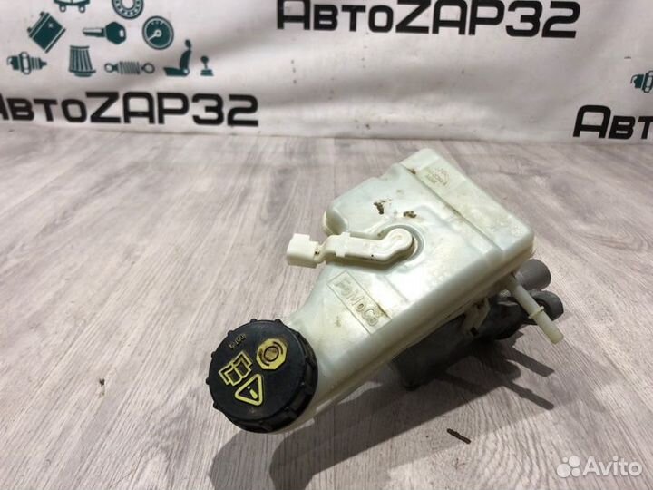 Главный тормозной цилиндр Ford Focus 3 pnda 2011