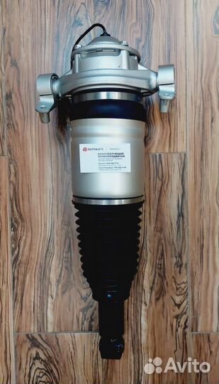 Пневмостойка Фольксваген Touareg II NF задняя