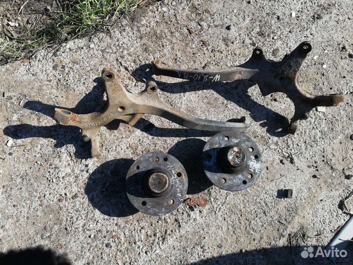 Кулак передний ступица шаровые Мерседес W210