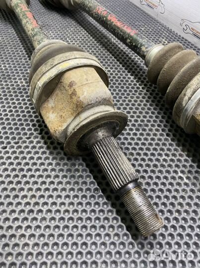 Привод задний Nissan Skyline V35