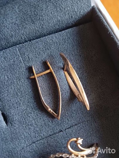 Серьги золотые