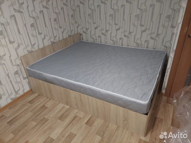Кровать