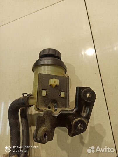 Бачок гидроусилителя (Hyundai H-1 II)