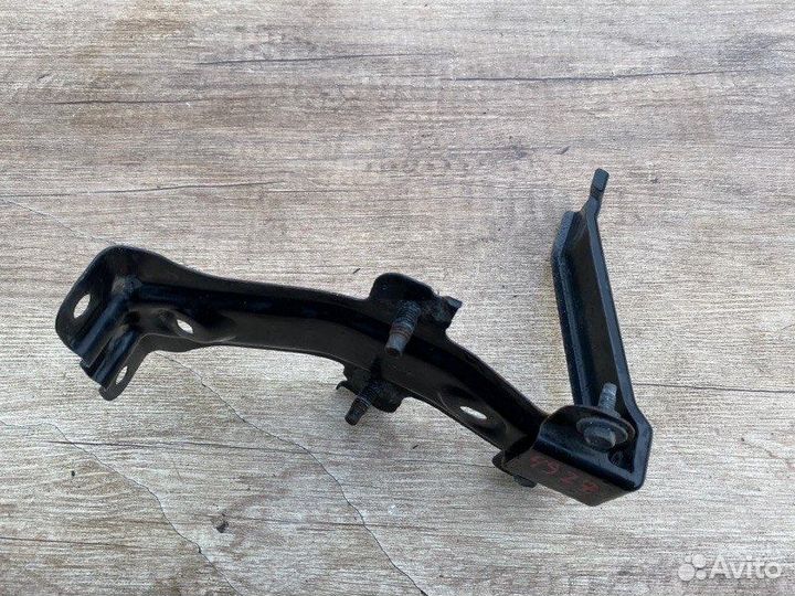 Кронштейн переднего бампера Nissan Teana L33