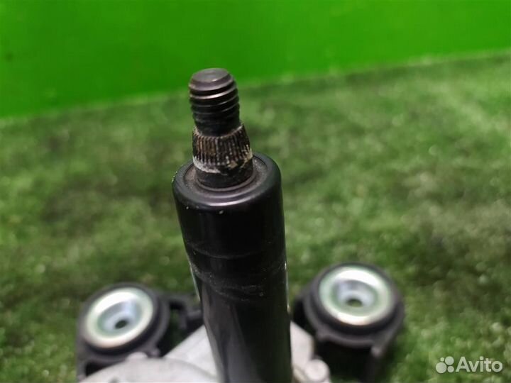 Мотор стеклоочистителя задний Ford Focus 3 (CB8)