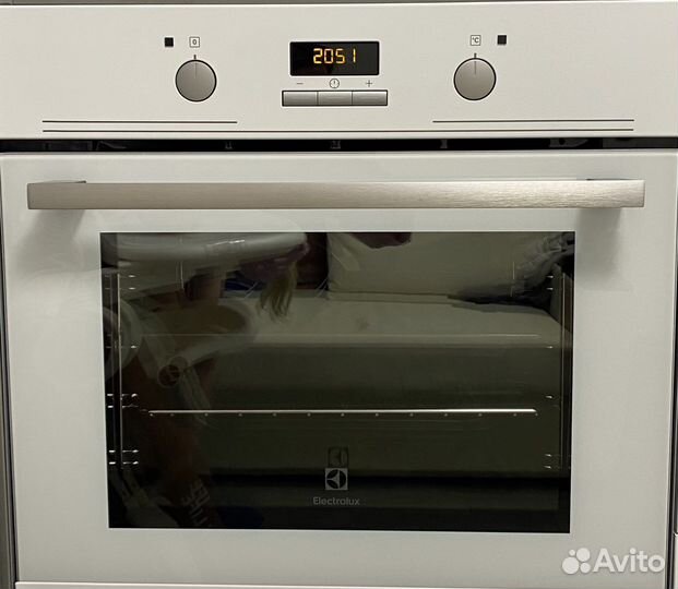 Встраиваемый духовой шкаф electrolux