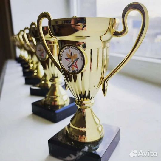 Кубки, медали, статуэтки