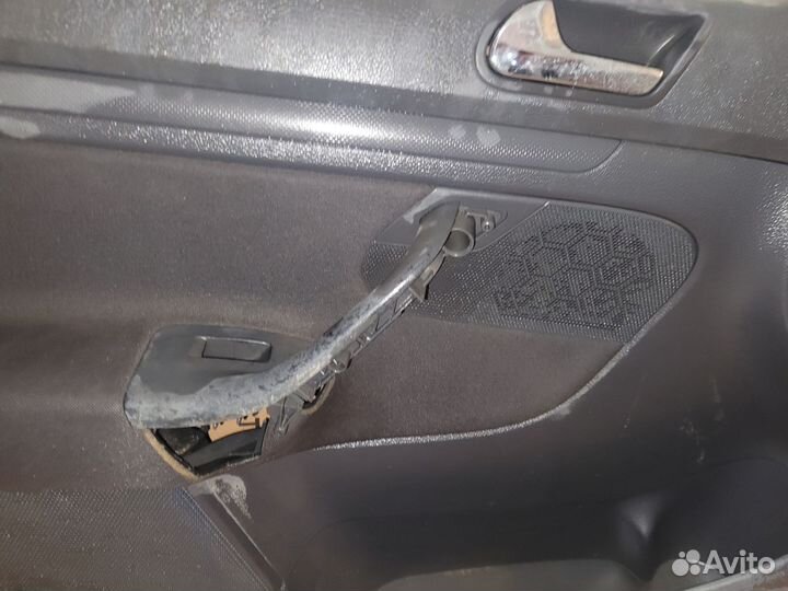 Обшивка двери передней левой Volkswagen Golf 5