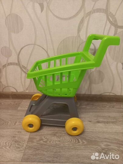 Игрушечная тележка