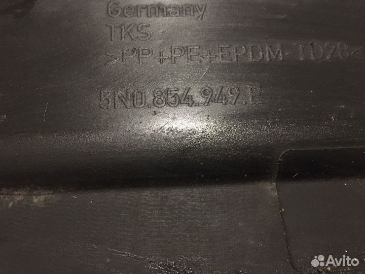 Накладка двери задней левой Volkswagen Tiguan 2011