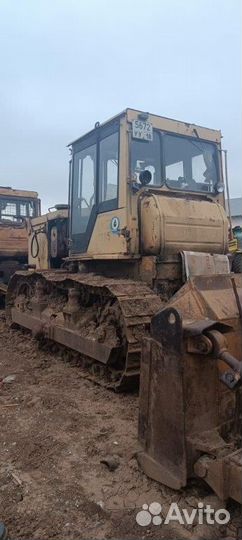 Трактор гусеничный