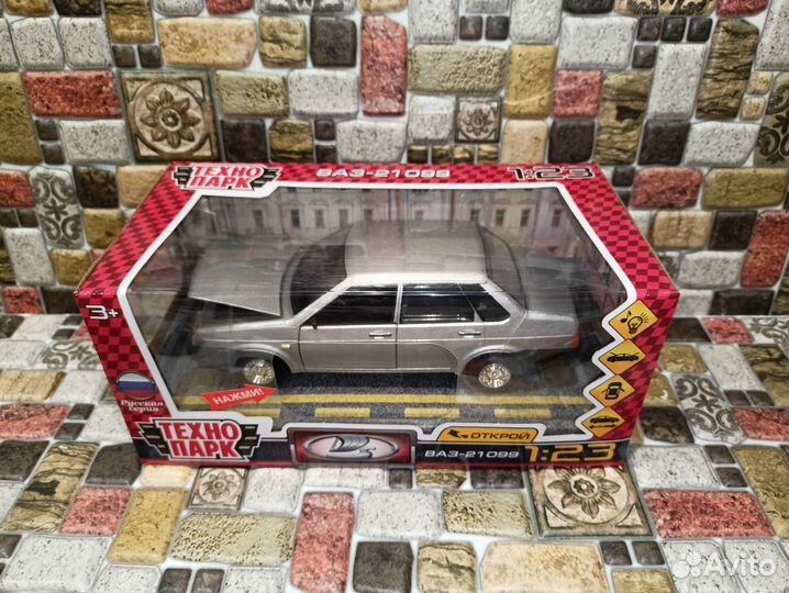 LADA 21099 1:24 18.5 см новая в упаковке