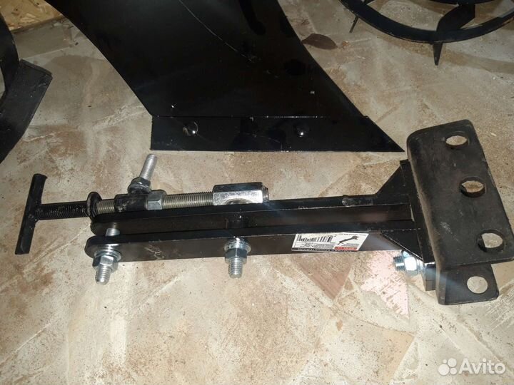 Плуг для мотоблока