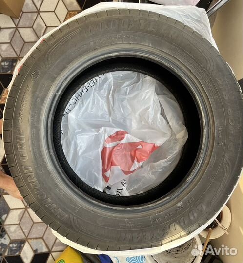 Goodyear EfficientGrip Performance 215/60 R16 95H